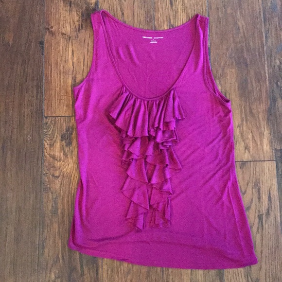 ✨Ruffle front tank top - Picture 2 of 5